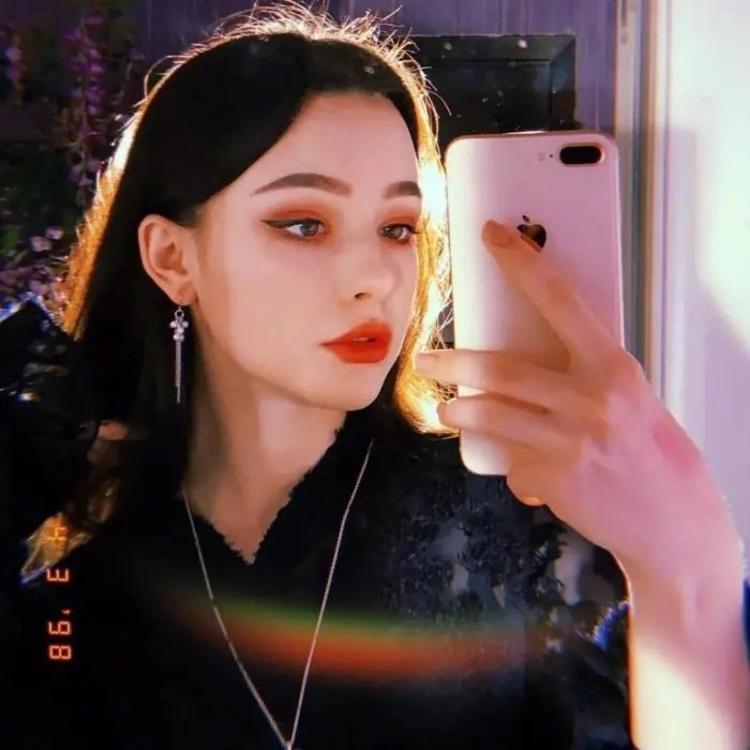 6686体育钻石作者Layla