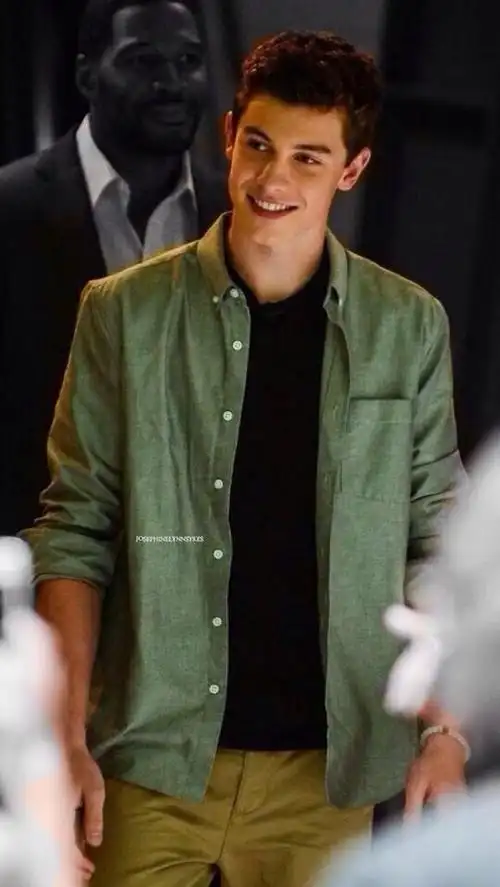 6686体育铁牌作者Avery