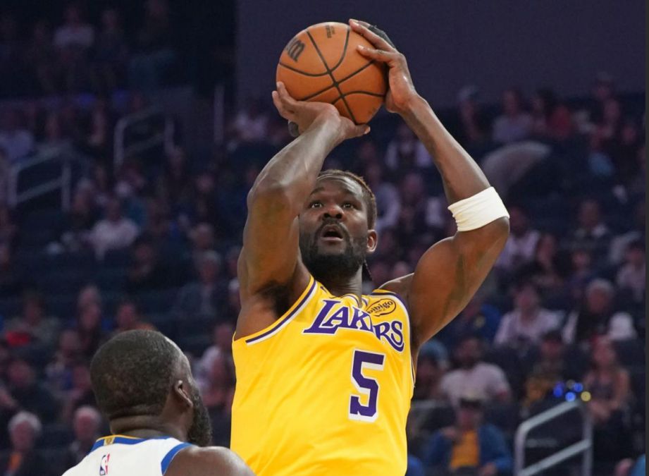 วันนี้ไม่เบา! เอย์ตันยิงได้ 7 จาก 11 นัดและทำประตูได้ 15+8 อย่างมีประสิทธิภาพ เขาตอบด้วยการดังค์มากมายเพื่อตอบคำถาม