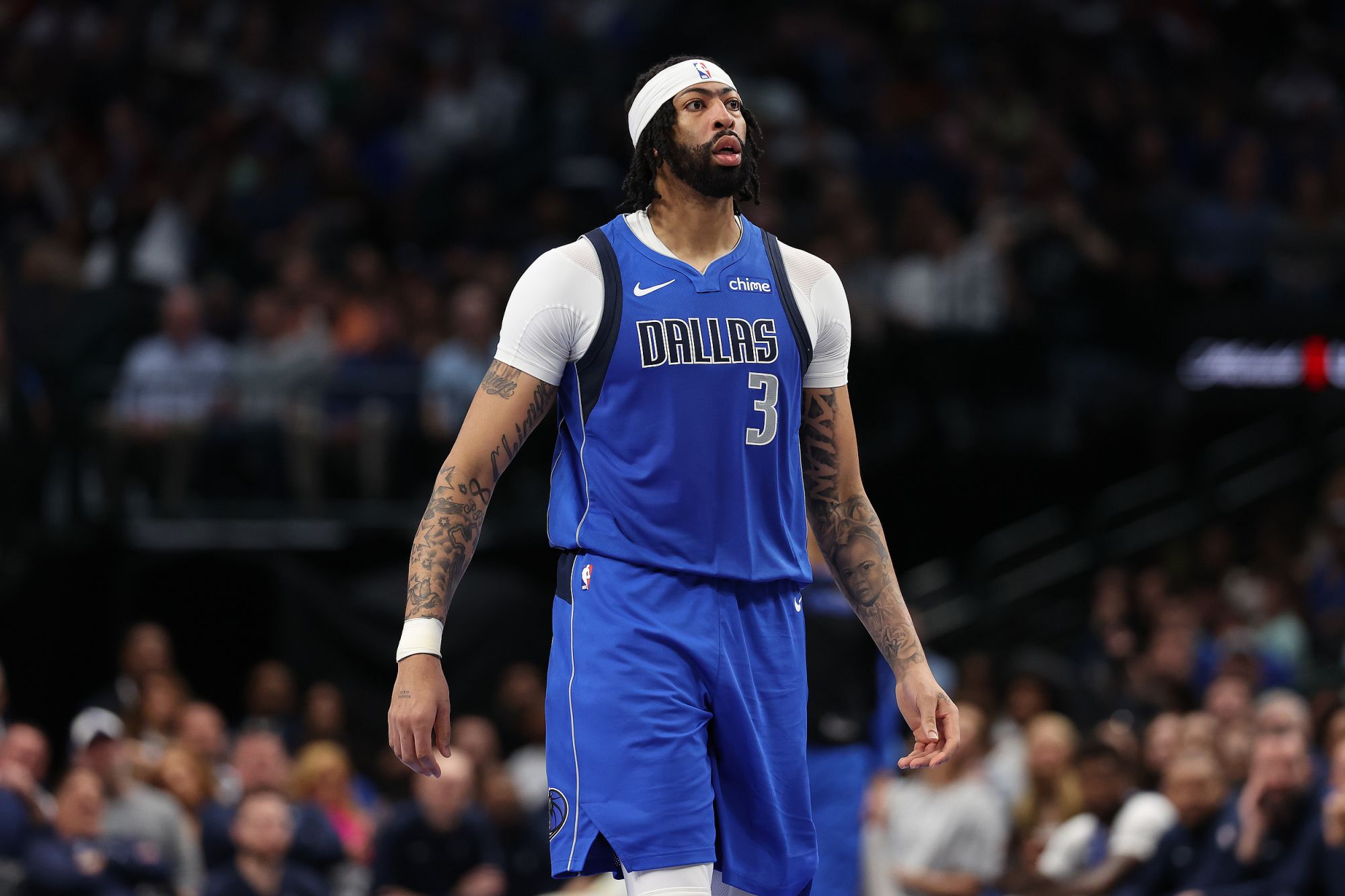 รายงานอาการบาดเจ็บของแมฟเวอริกส์: เดวิสซึ่งก่อนหน้านี้ทำให้น่องซ้ายตึง ได้รับการอัปเกรดเป็นที่น่าสงสัย