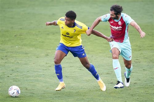 บียาร์เรอัล vs กาดิซ